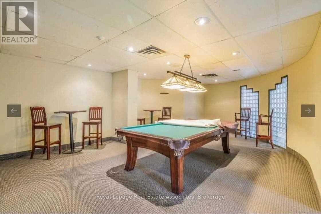 Chelsea Towers penthouse in Mississauga City Centre, steps to future Hurontario LRT 35