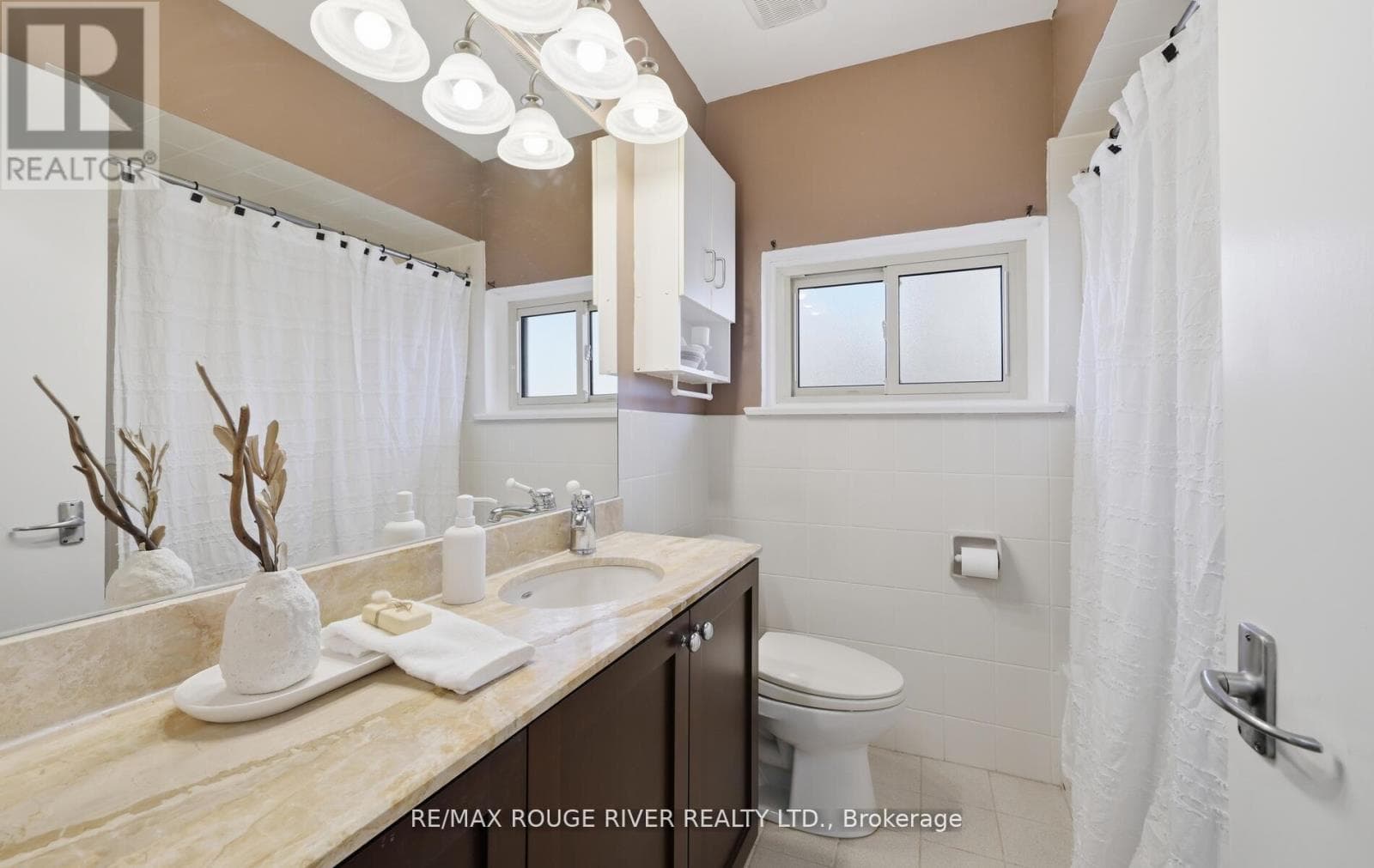 Updated Woburn bungalow with separate side entrance and finished basement on 40 x 100 lot 16