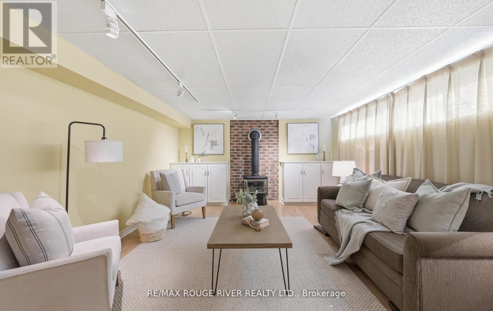 Updated Woburn bungalow with separate side entrance and finished basement on 40 x 100 lot 20