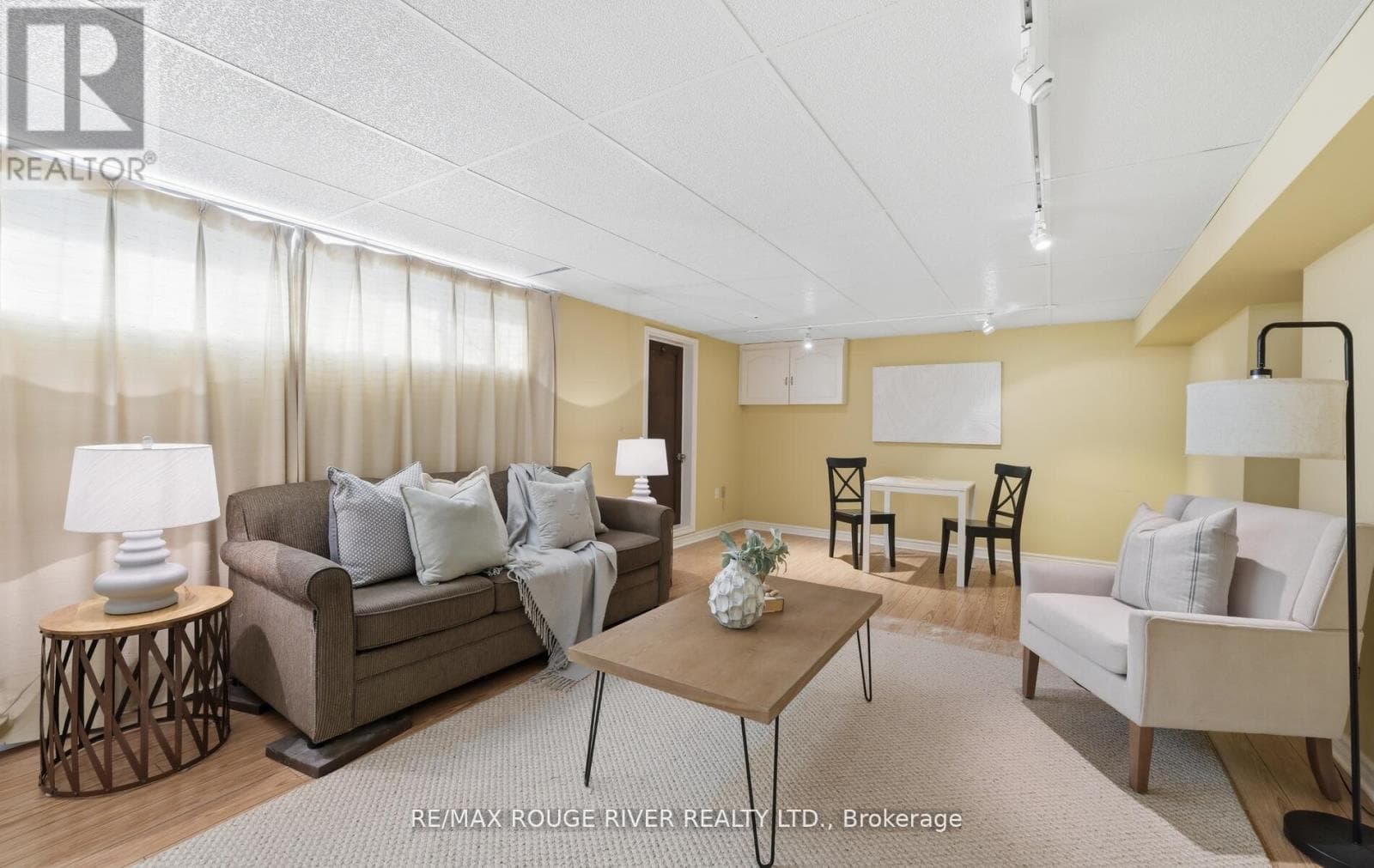Updated Woburn bungalow with separate side entrance and finished basement on 40 x 100 lot 21