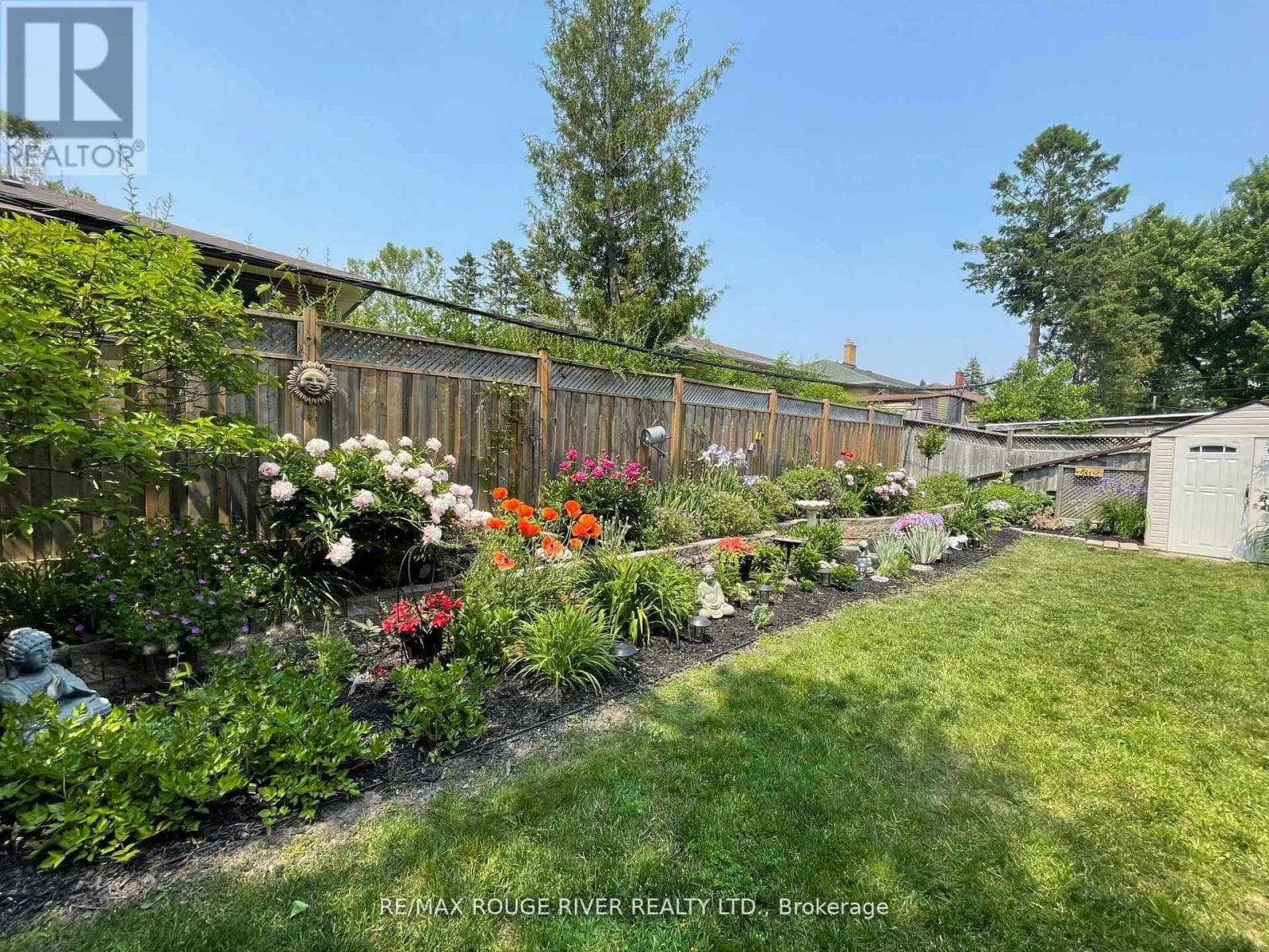 Updated Woburn bungalow with separate side entrance and finished basement on 40 x 100 lot 27