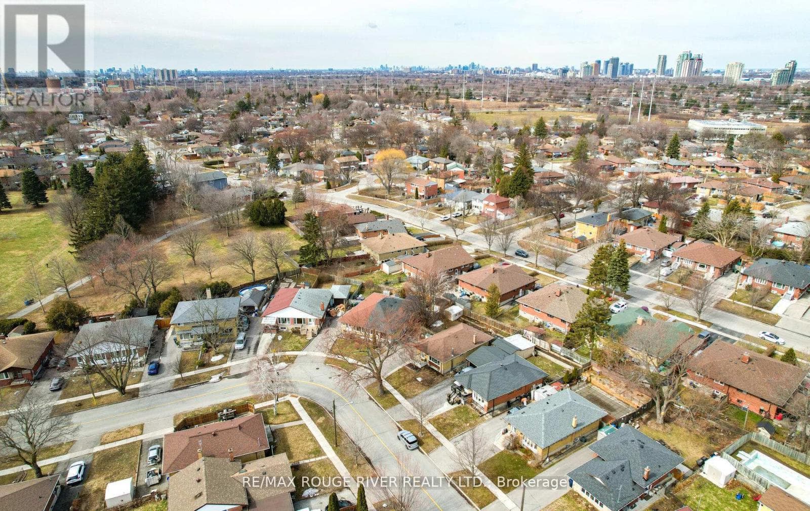 Updated Woburn bungalow with separate side entrance and finished basement on 40 x 100 lot 37