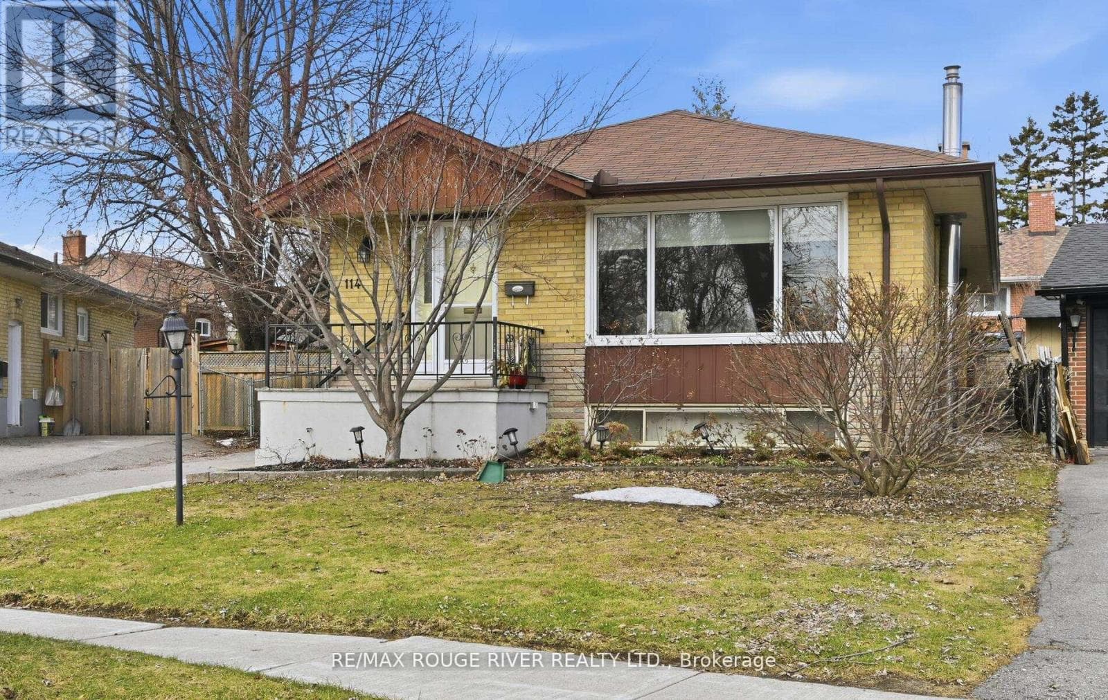 Updated Woburn bungalow with separate side entrance and finished basement on 40 x 100 lot 39