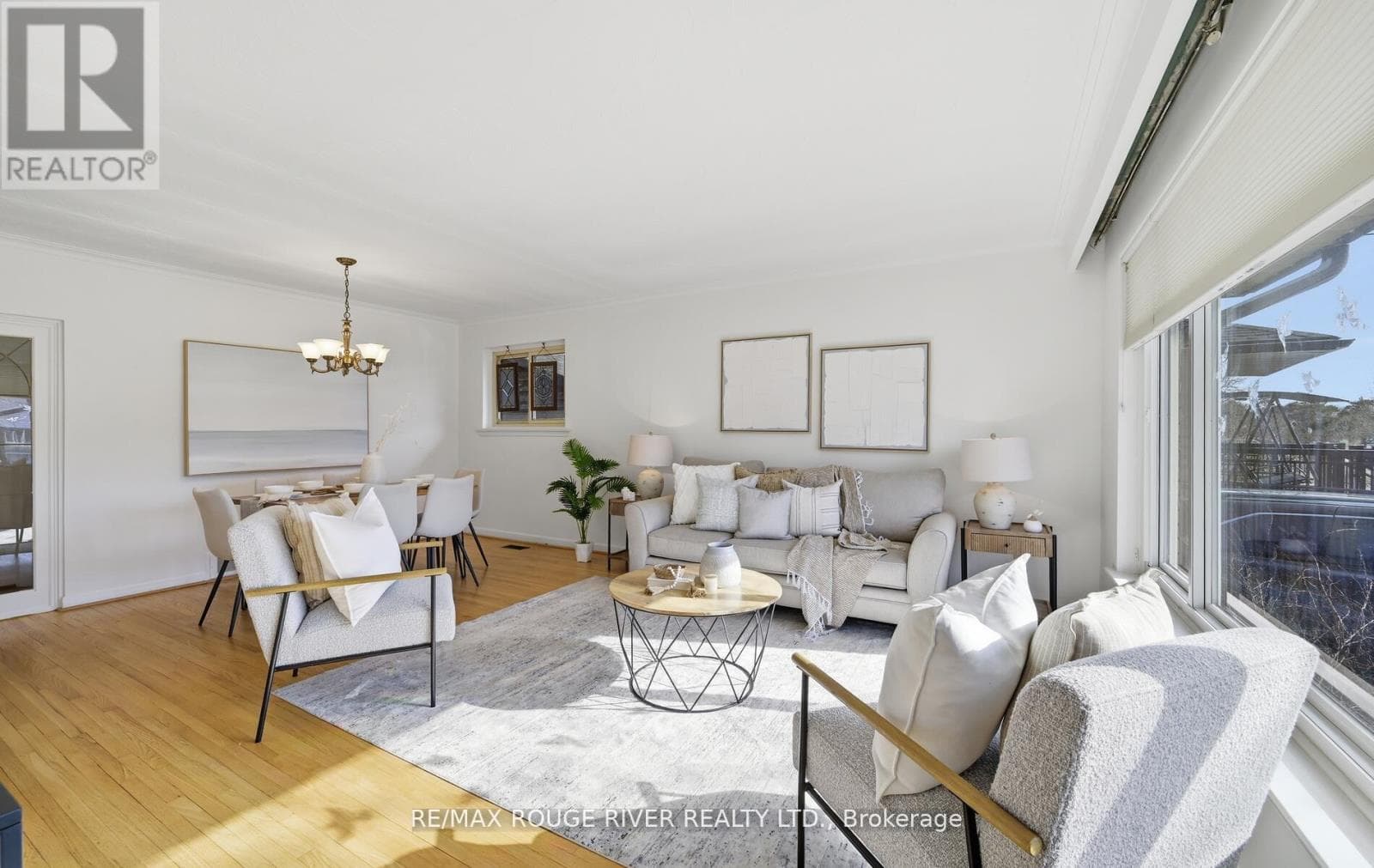 Updated Woburn bungalow with separate side entrance and finished basement on 40 x 100 lot 5