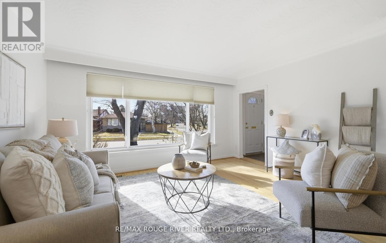 Updated Woburn bungalow with separate side entrance and finished basement on 40 x 100 lot 7