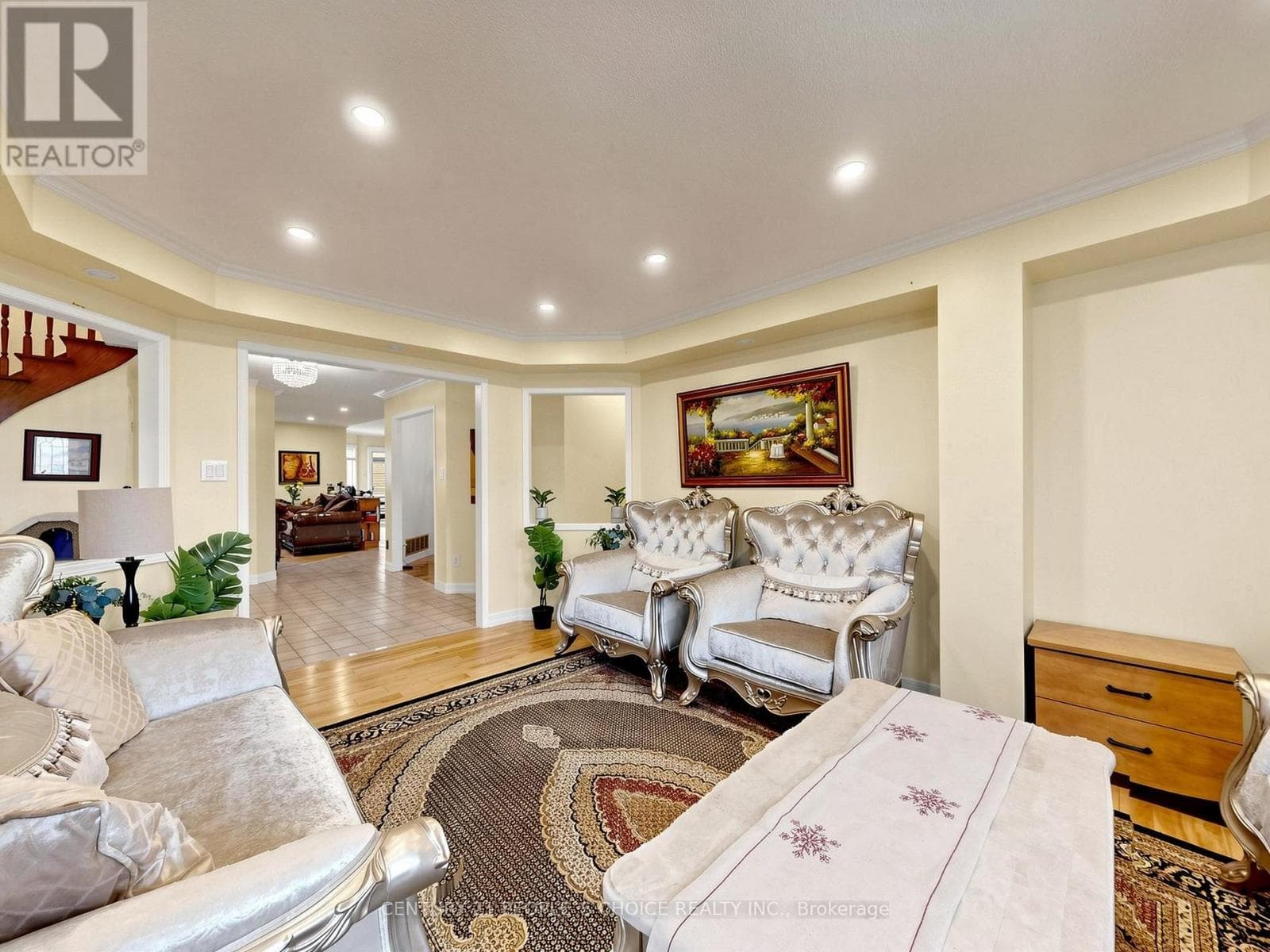 East Credit executive detached with separate-entrance basement apartment on a cul-de-sac 10