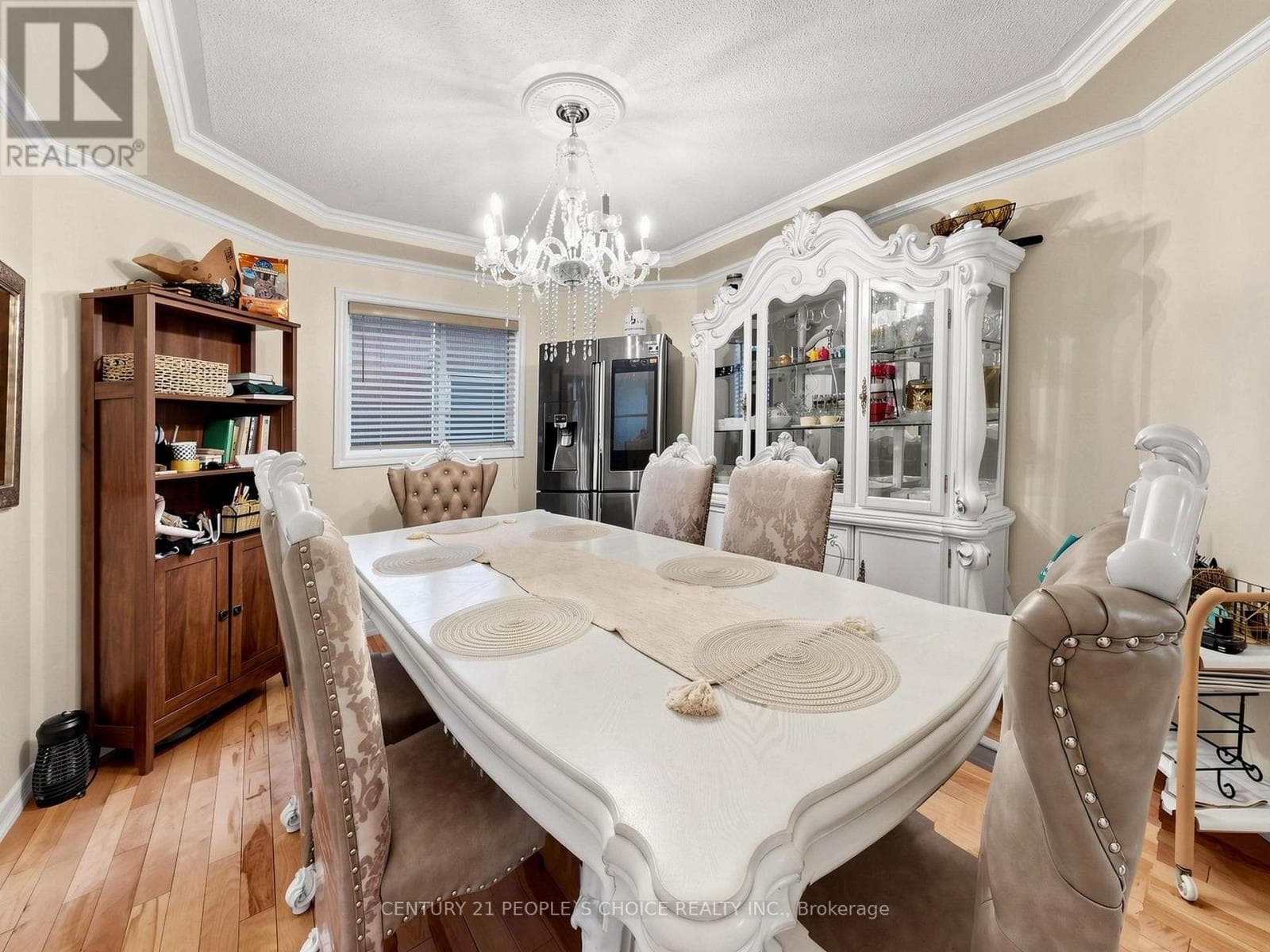 East Credit executive detached with separate-entrance basement apartment on a cul-de-sac 11