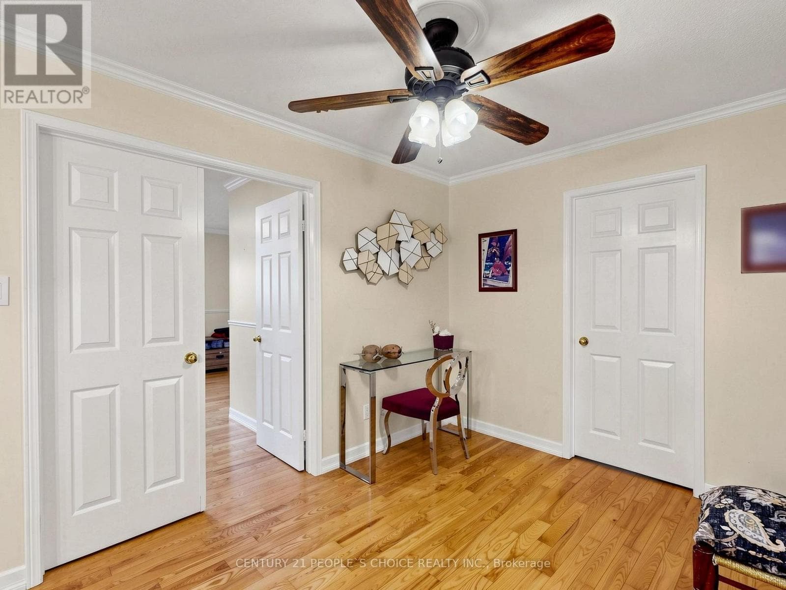 East Credit executive detached with separate-entrance basement apartment on a cul-de-sac 21