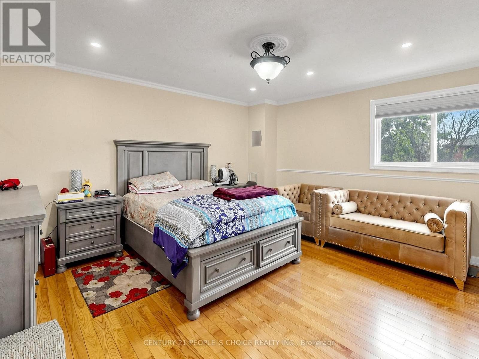East Credit executive detached with separate-entrance basement apartment on a cul-de-sac 22