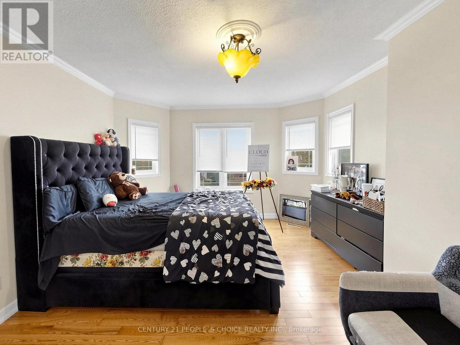 East Credit executive detached with separate-entrance basement apartment on a cul-de-sac 26