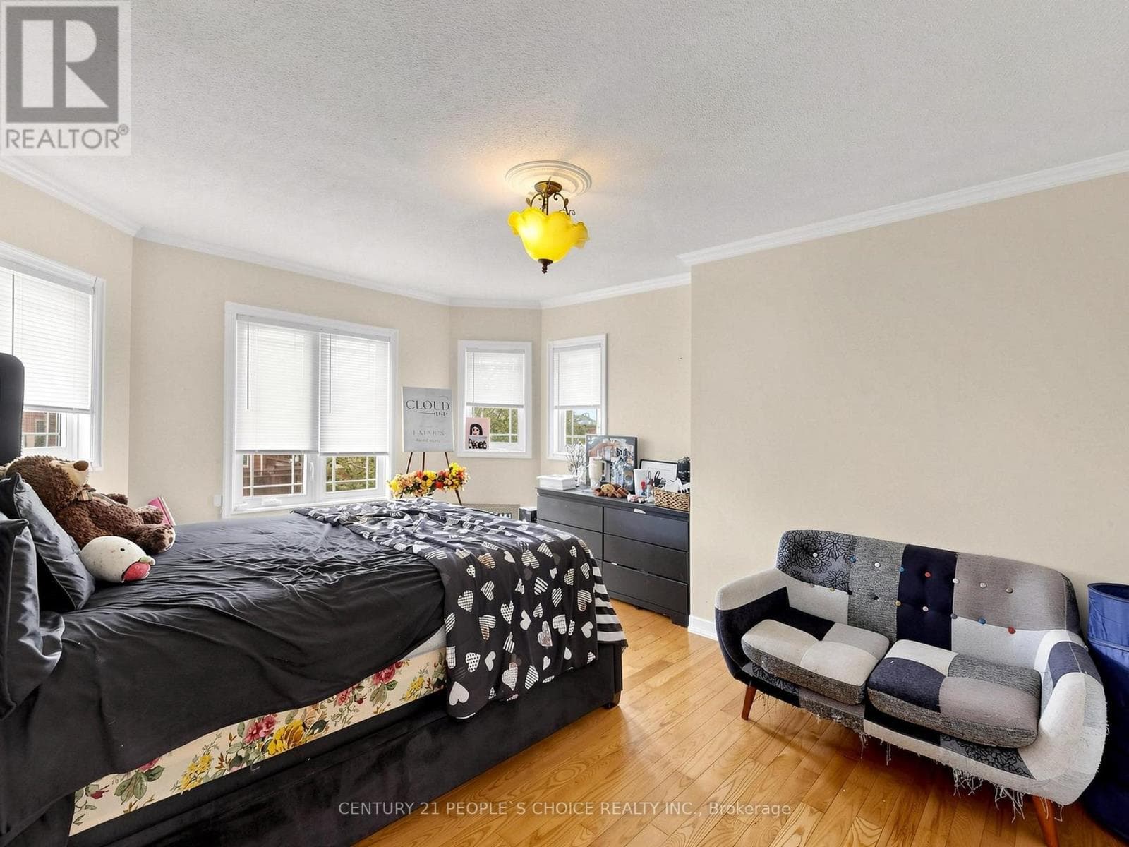 East Credit executive detached with separate-entrance basement apartment on a cul-de-sac 27