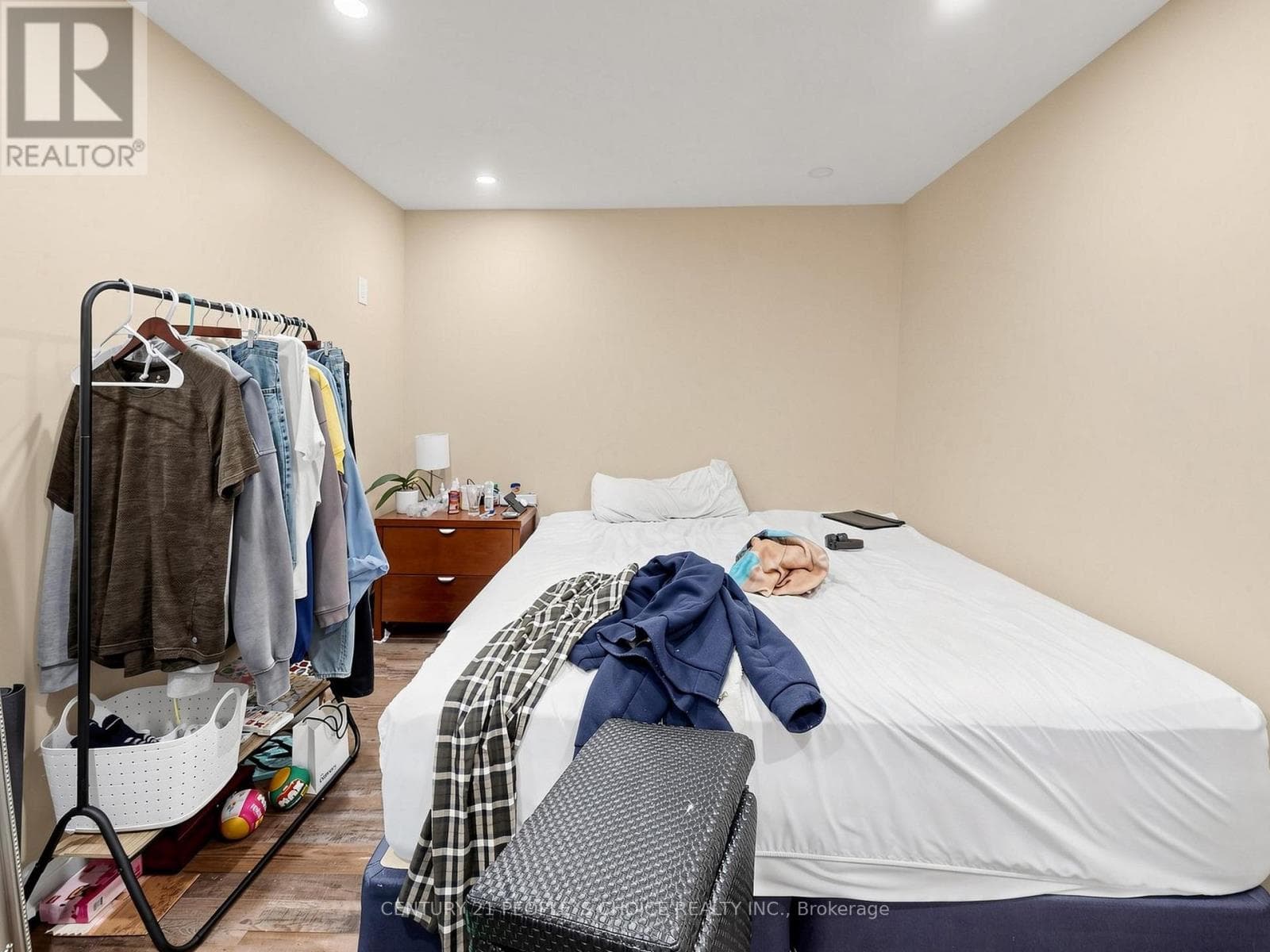 East Credit executive detached with separate-entrance basement apartment on a cul-de-sac 40