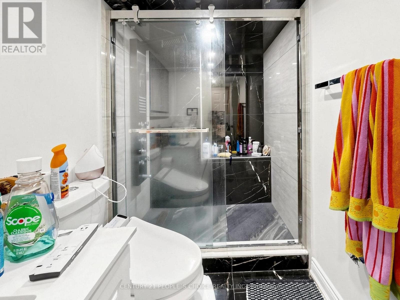 East Credit executive detached with separate-entrance basement apartment on a cul-de-sac 41