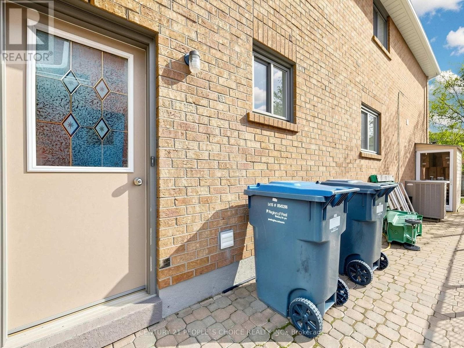 East Credit executive detached with separate-entrance basement apartment on a cul-de-sac 42