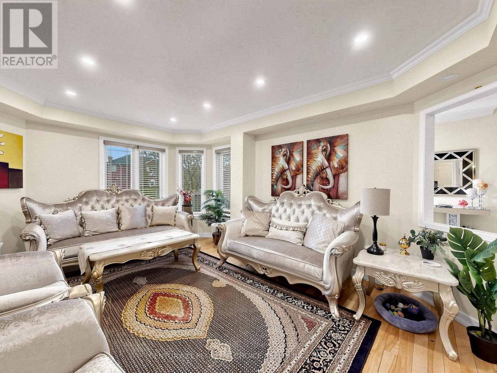 East Credit executive detached with separate-entrance basement apartment on a cul-de-sac 8