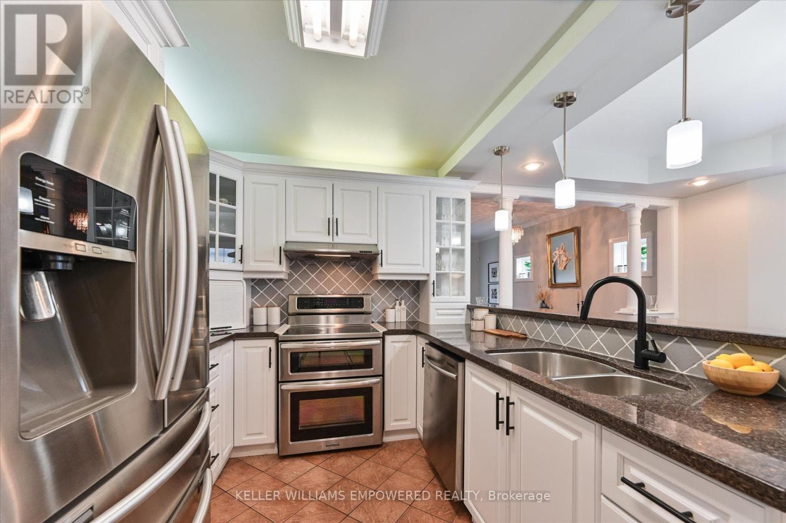Upgraded Trinity-Bellwoods semi on extra-deep lot with laneway housing potential 10