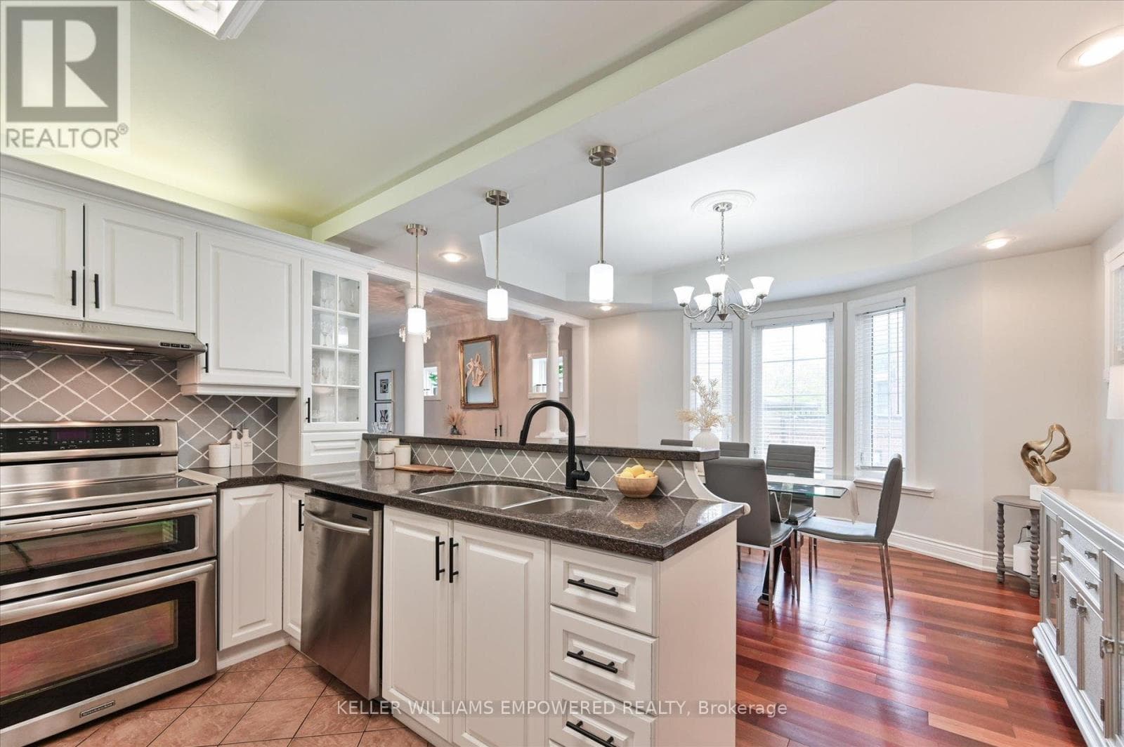 Upgraded Trinity-Bellwoods semi on extra-deep lot with laneway housing potential 12