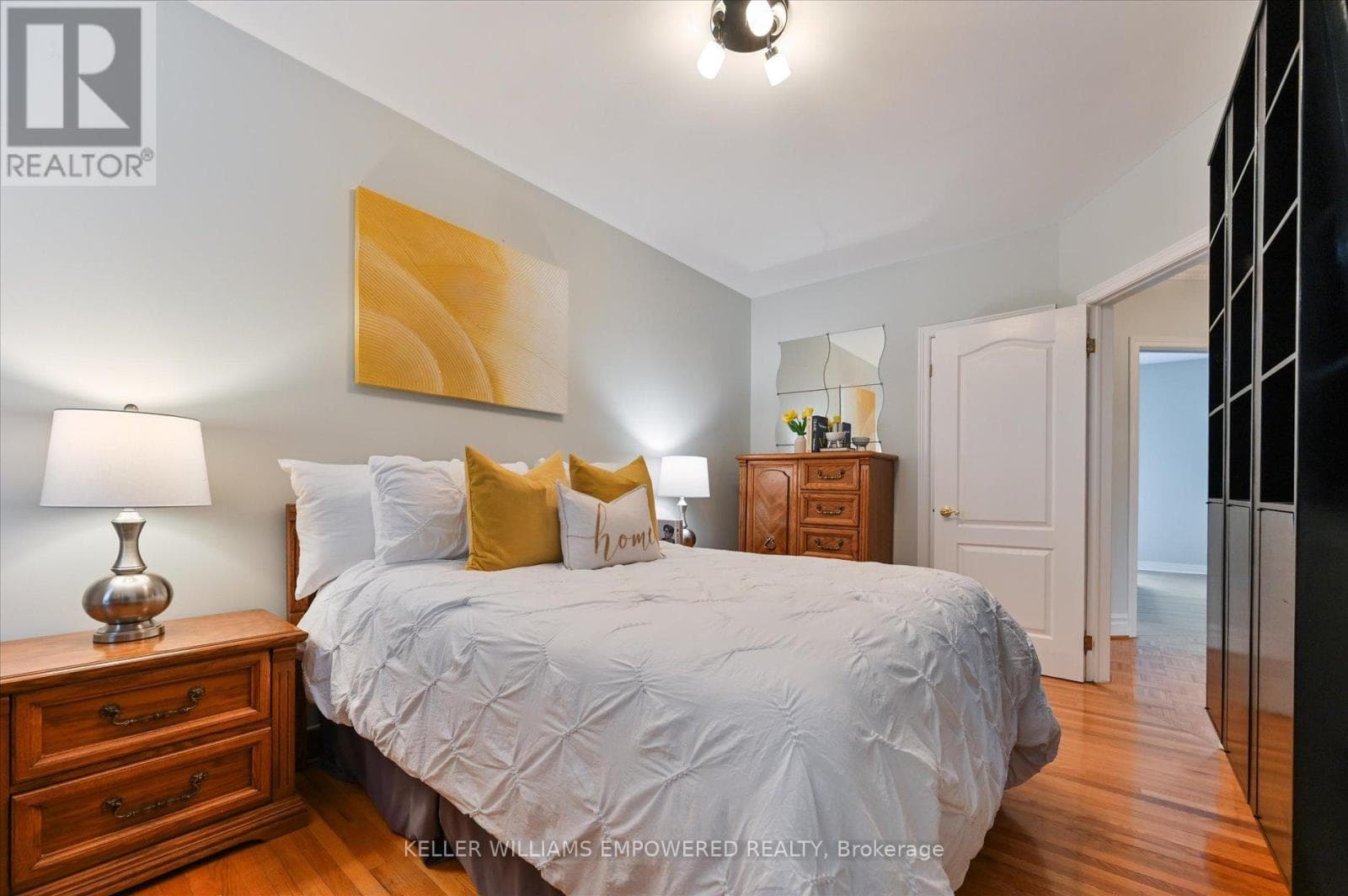 Upgraded Trinity-Bellwoods semi on extra-deep lot with laneway housing potential 16