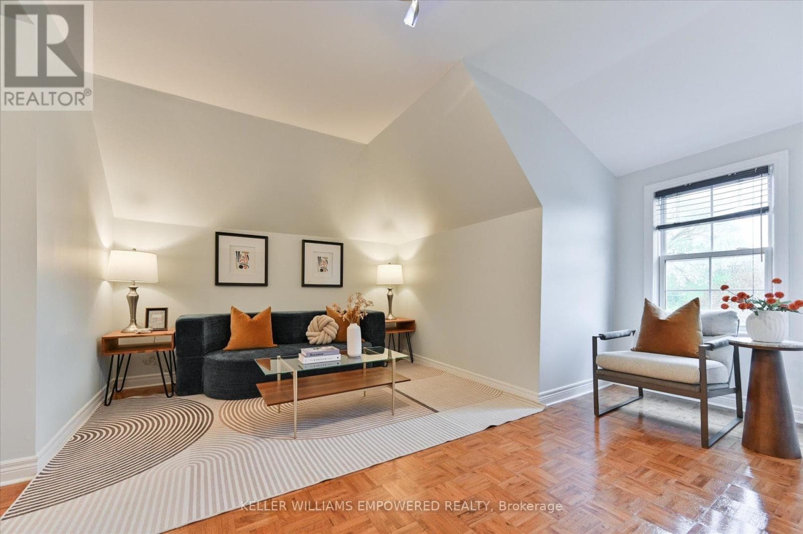 Upgraded Trinity-Bellwoods semi on extra-deep lot with laneway housing potential 22