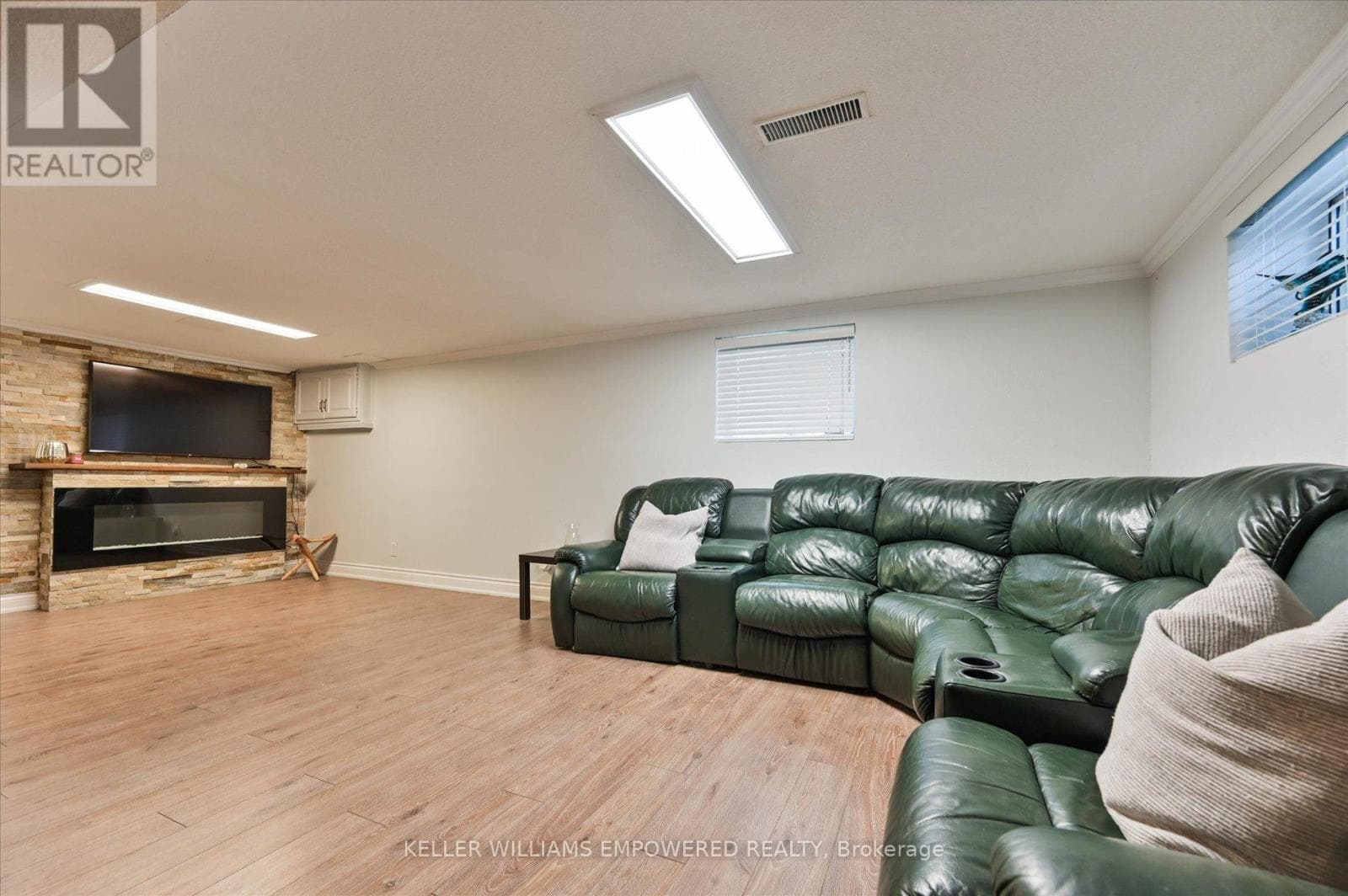 Upgraded Trinity-Bellwoods semi on extra-deep lot with laneway housing potential 26