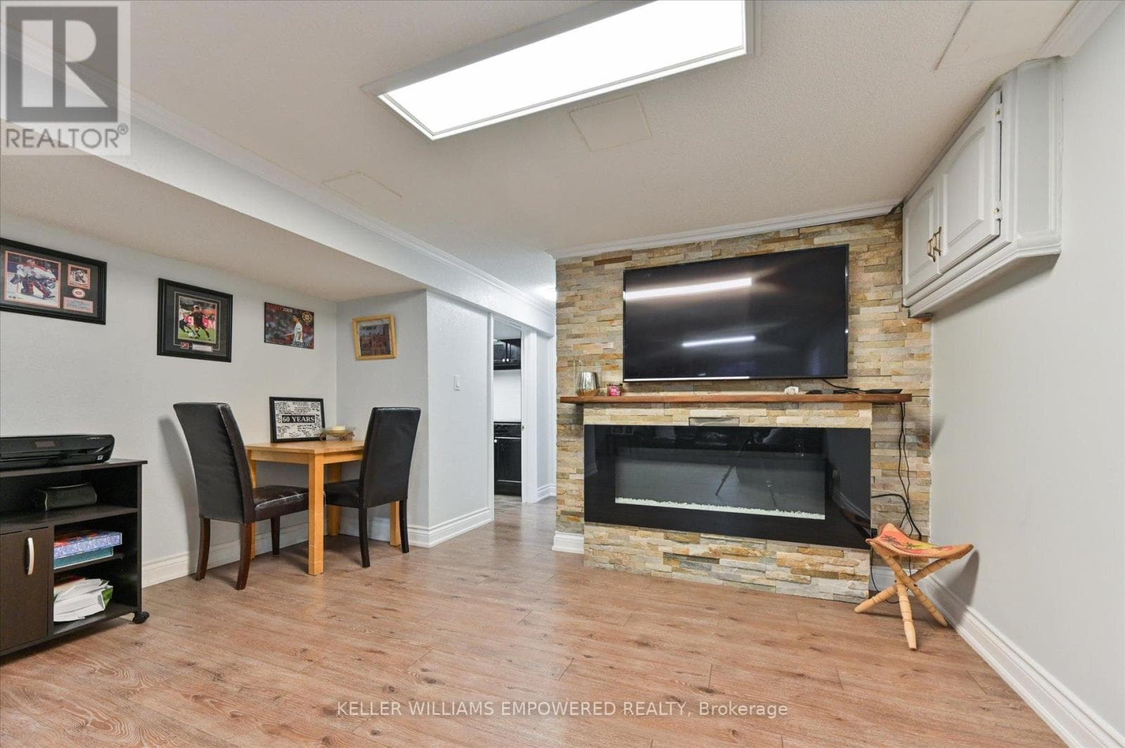 Upgraded Trinity-Bellwoods semi on extra-deep lot with laneway housing potential 27