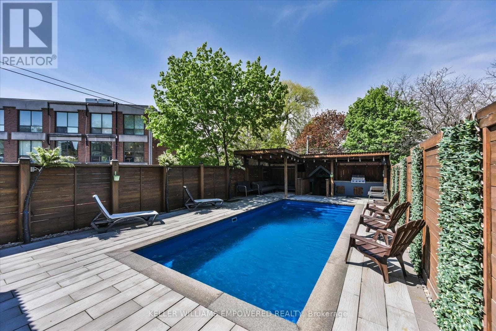 Upgraded Trinity-Bellwoods semi on extra-deep lot with laneway housing potential 32