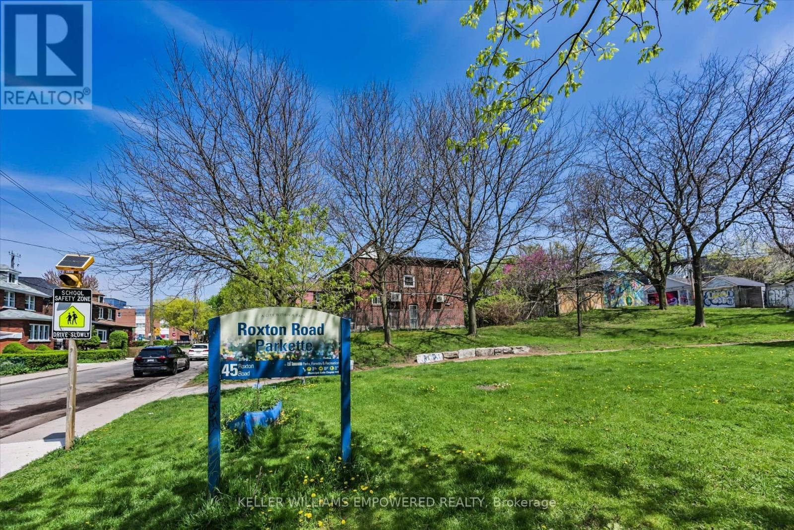 Upgraded Trinity-Bellwoods semi on extra-deep lot with laneway housing potential 46