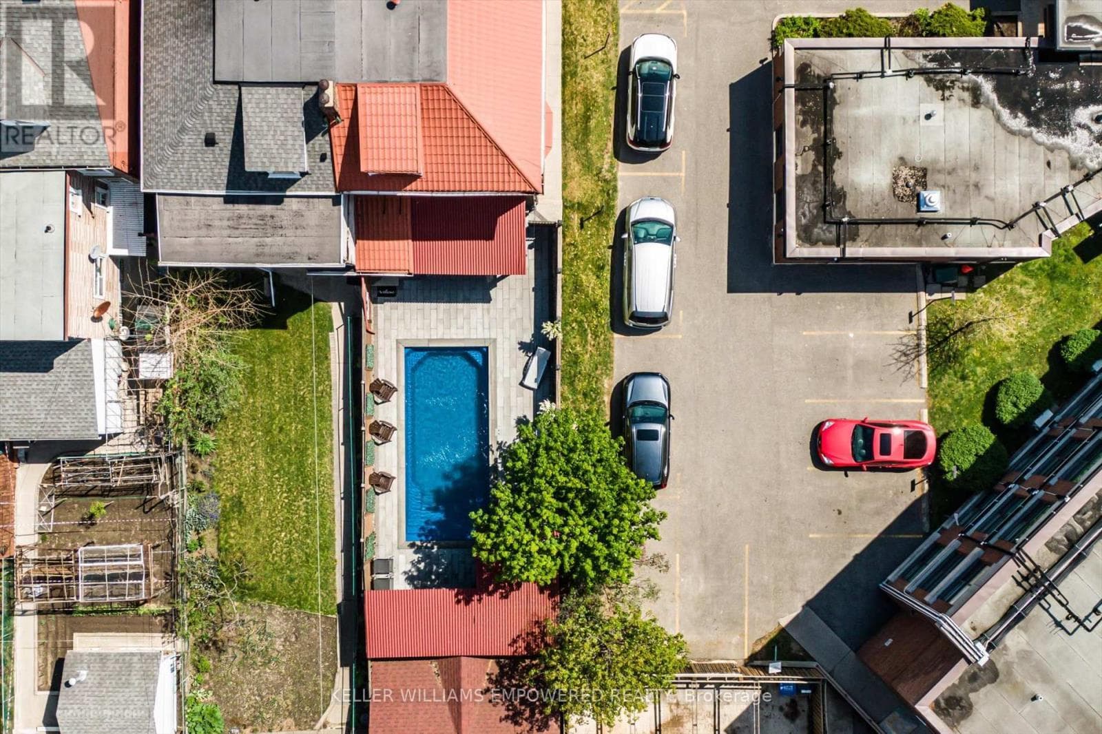 Upgraded Trinity-Bellwoods semi on extra-deep lot with laneway housing potential 47