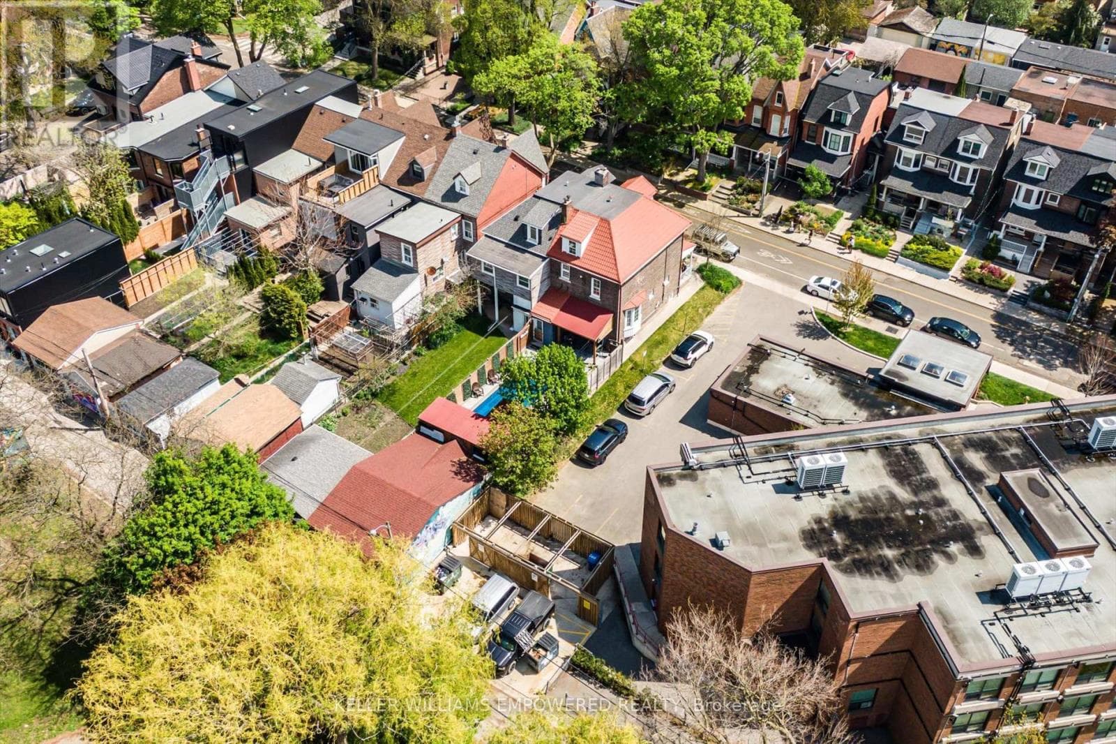 Upgraded Trinity-Bellwoods semi on extra-deep lot with laneway housing potential 49