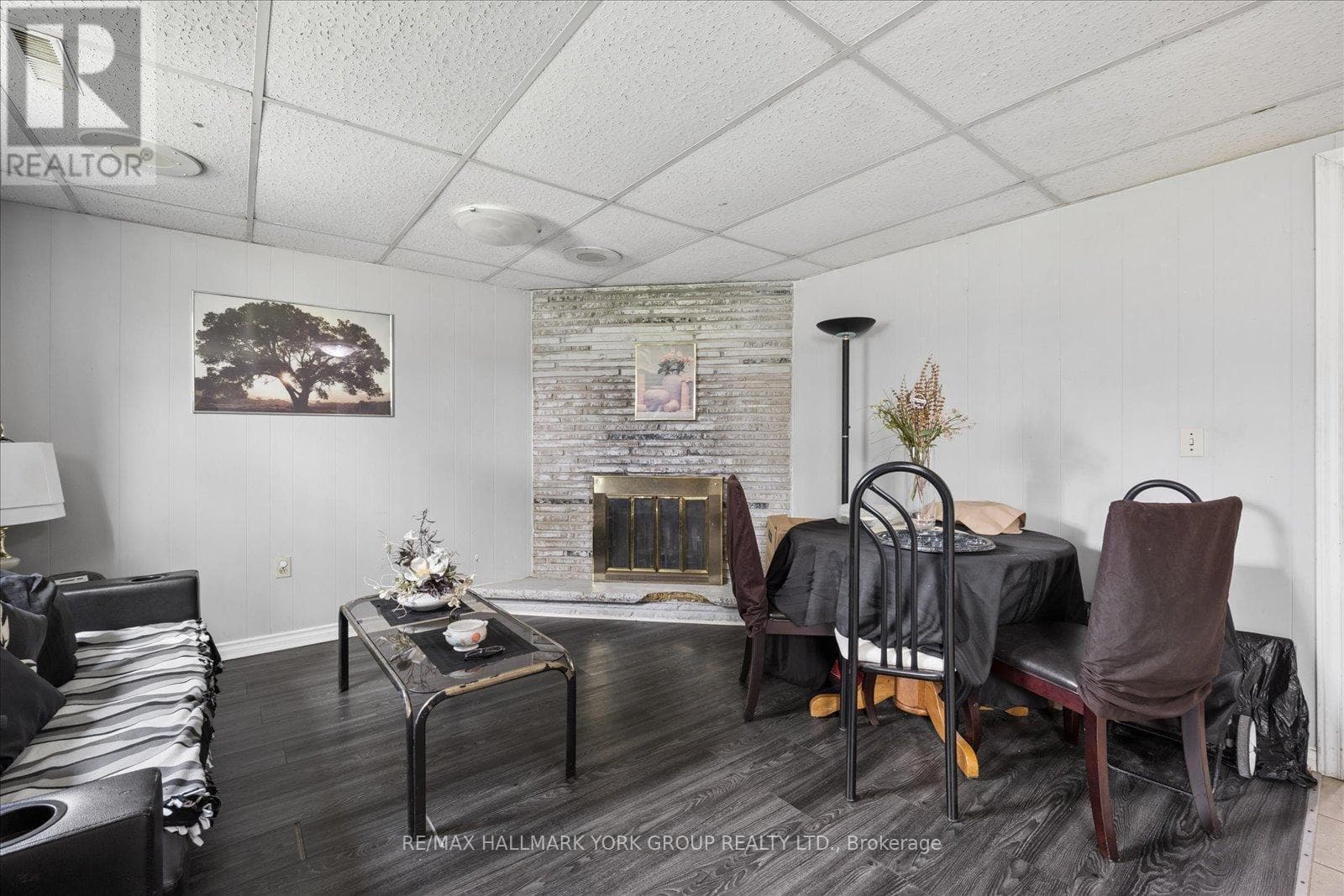 Brick bungalow in West Hill with 3+3 layout, separate-entrance basement, and second kitchen 28
