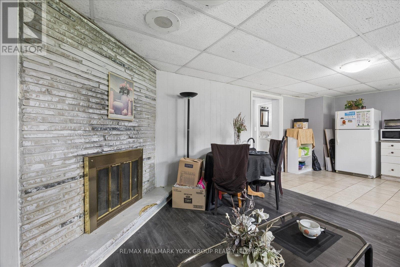 Brick bungalow in West Hill with 3+3 layout, separate-entrance basement, and second kitchen 29
