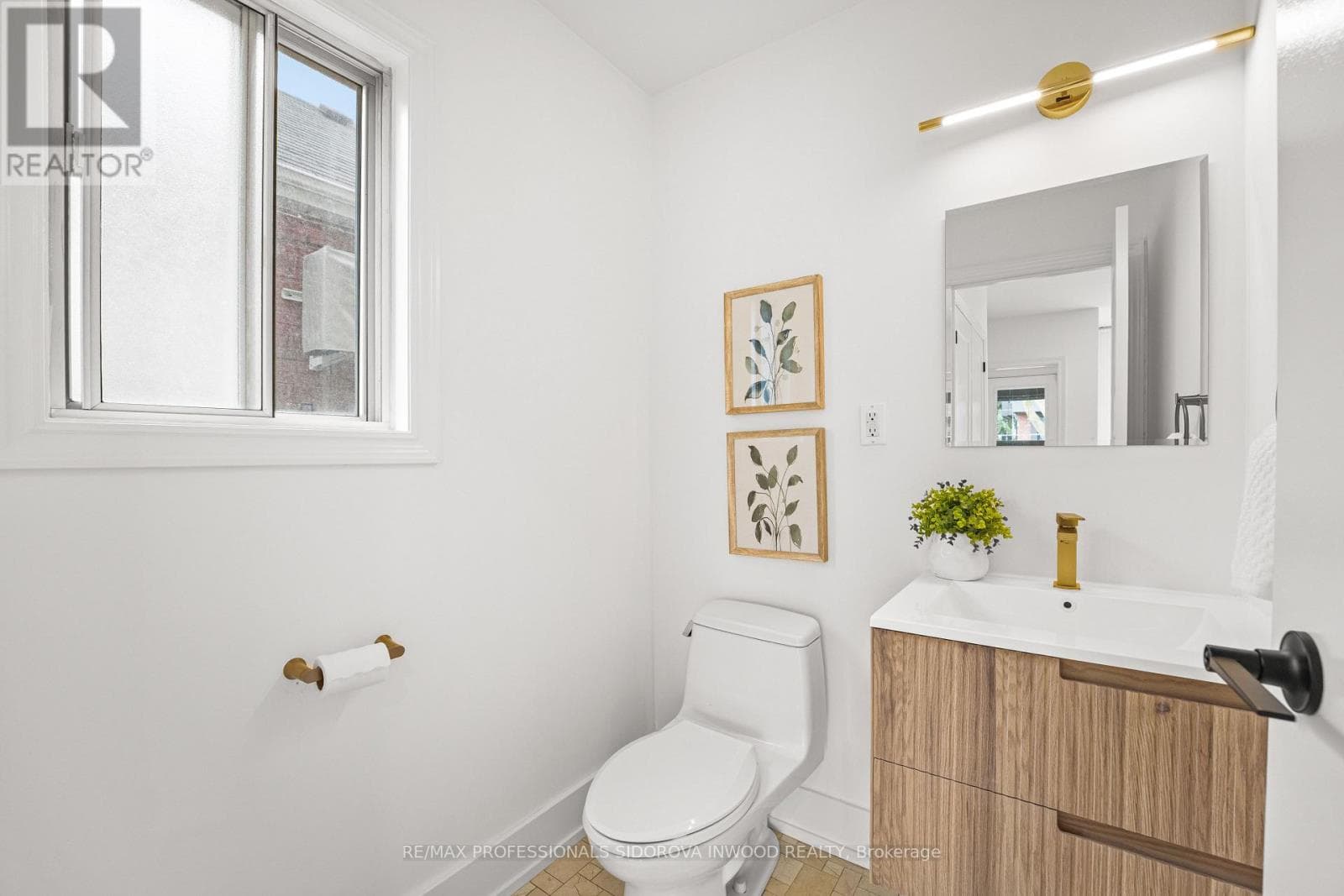 Turnkey Swansea detached with garden-suite lot and Committee of Adjustment approval 21