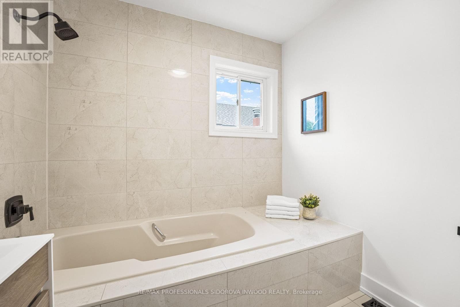 Turnkey Swansea detached with garden-suite lot and Committee of Adjustment approval 32