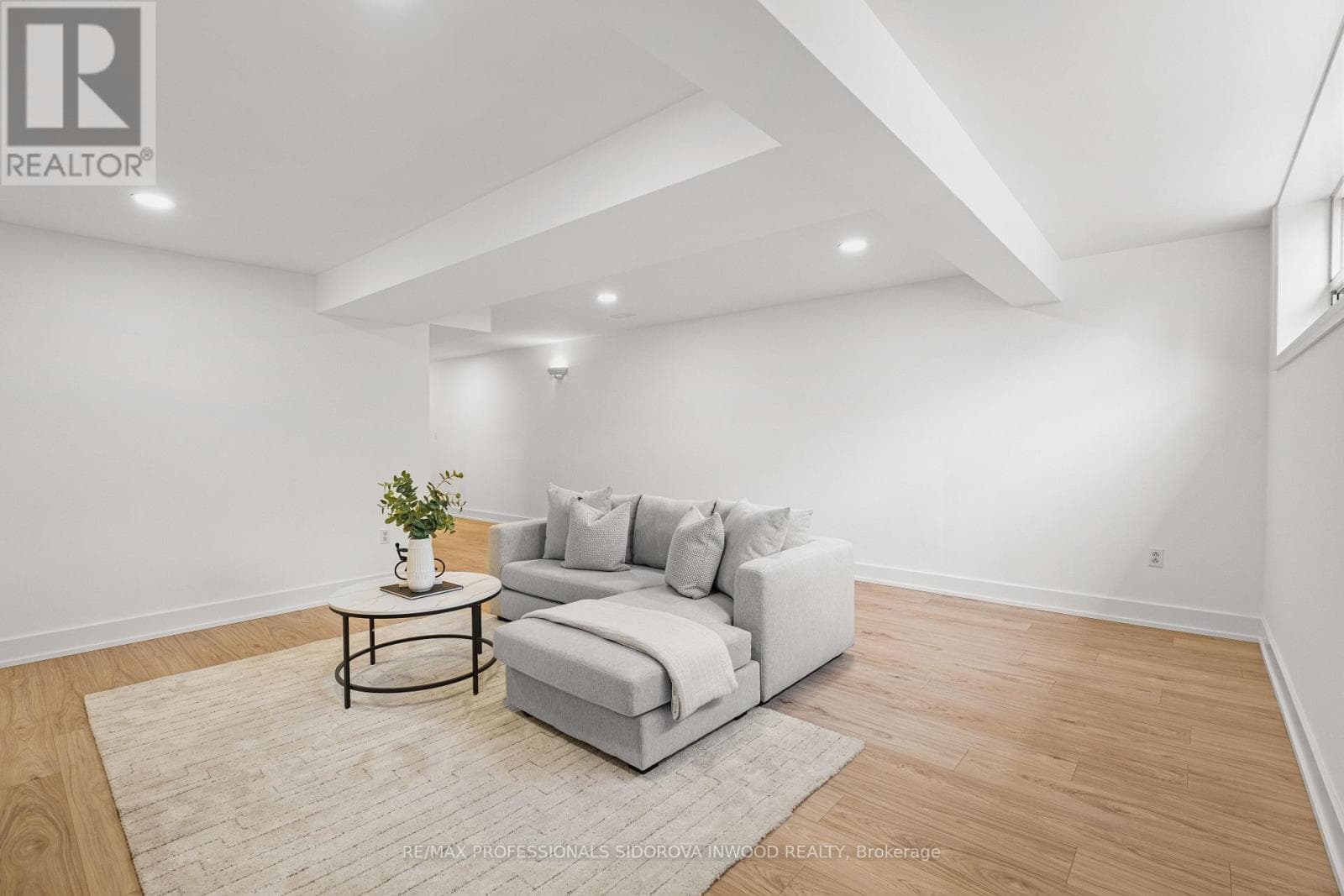 Turnkey Swansea detached with garden-suite lot and Committee of Adjustment approval 36