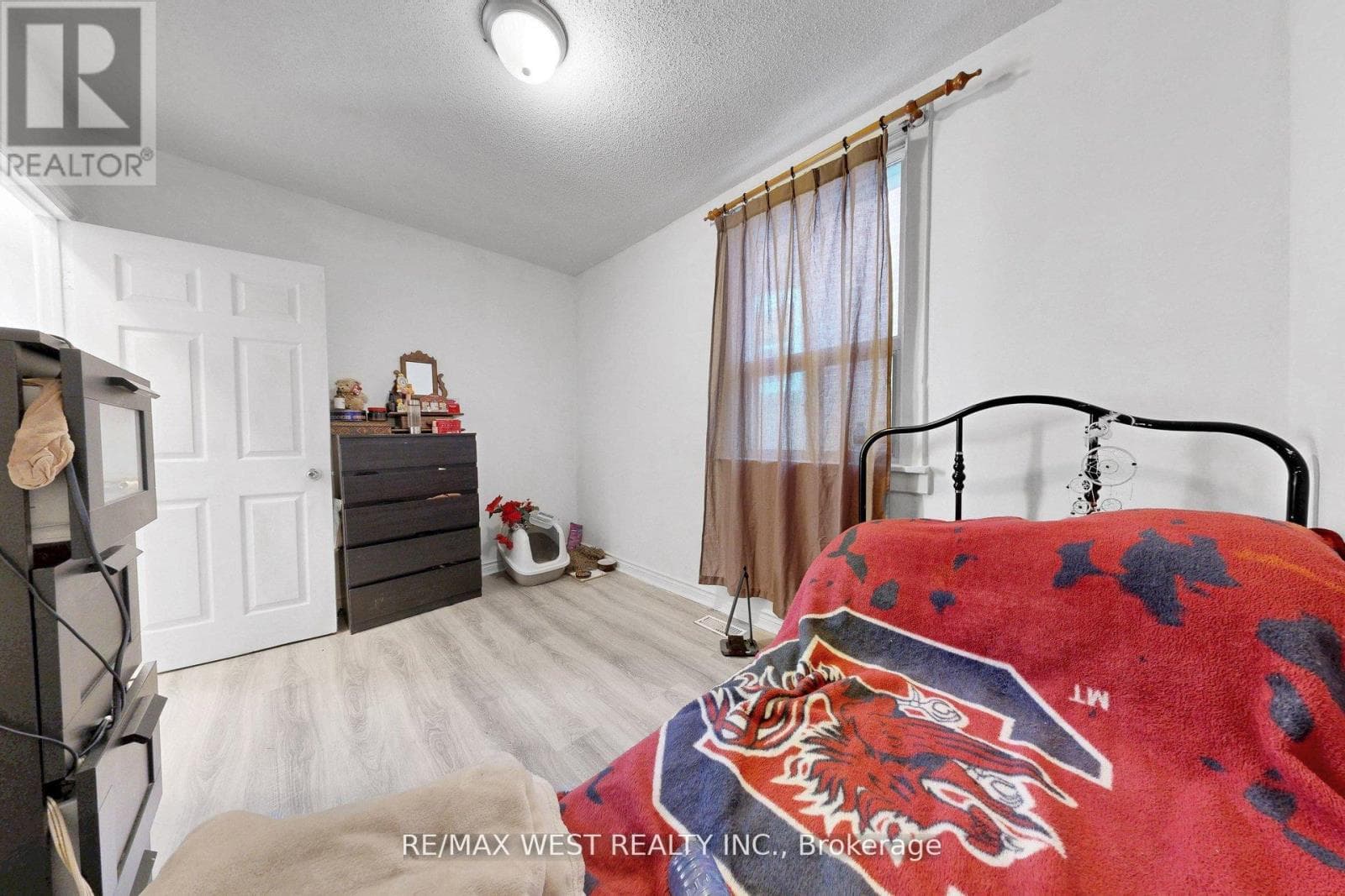 Detached Caledonia-Fairbank bungalow with separate-entrance basement steps from the Eglinton Crosstown LRT 10
