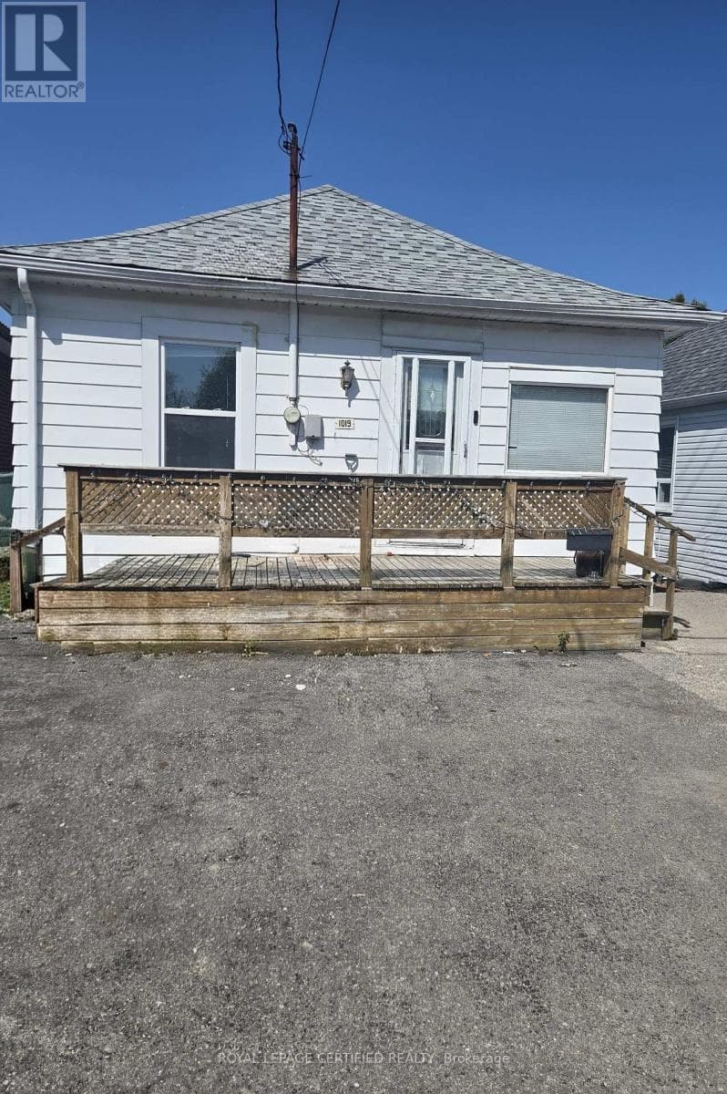 Lakeview infill redevelopment lot, 25 x 110 ft, with expired approved custom-home plans 5