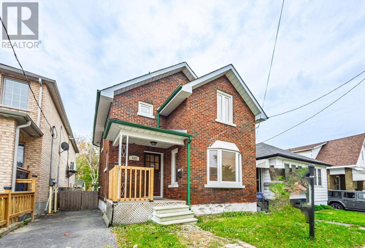 Full-brick O'Neill detached with separate-entrance 2-bed basement apartment near Ontario Tech