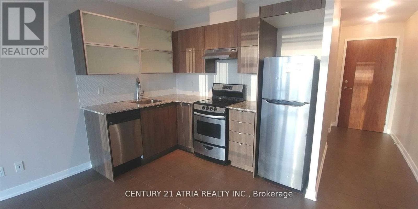 Fort York 1-bed condo at $429,000 with 4.54% cap rate and tenant in place
